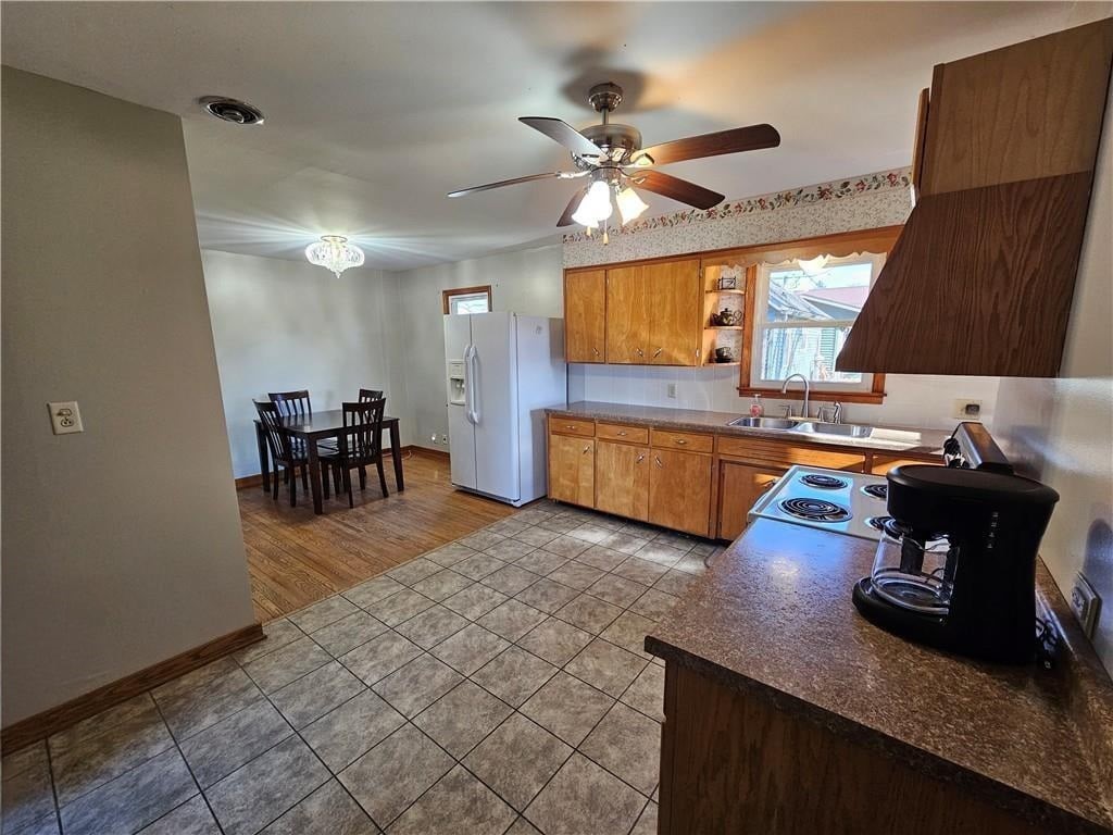 203 S Peterson Avenue Property Photo 8