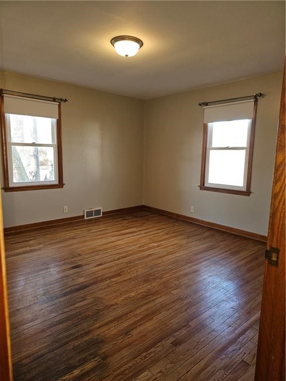 203 S Peterson Avenue Property Photo 9