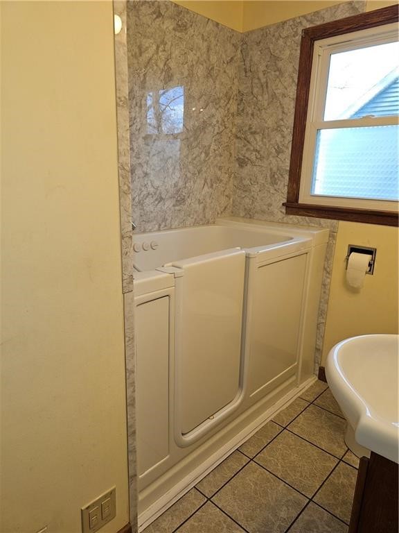 203 S Peterson Avenue Property Photo 13