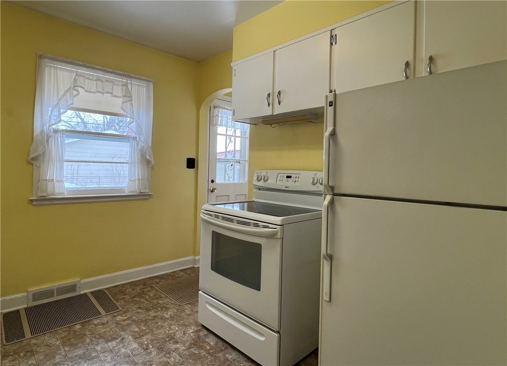 121 E Truman Avenue Property Photo 8