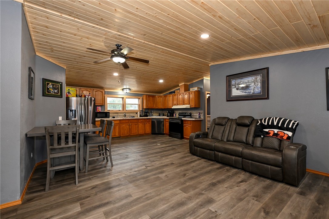 1202 Badger Street Property Photo 13