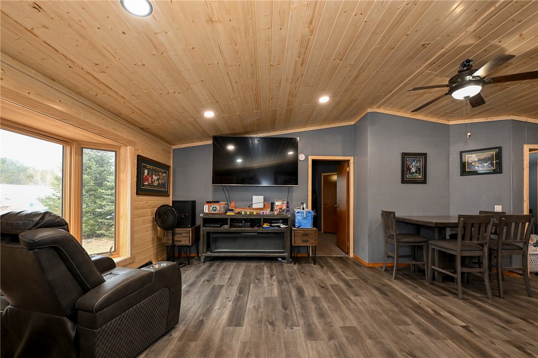 1202 Badger Street Property Photo 15
