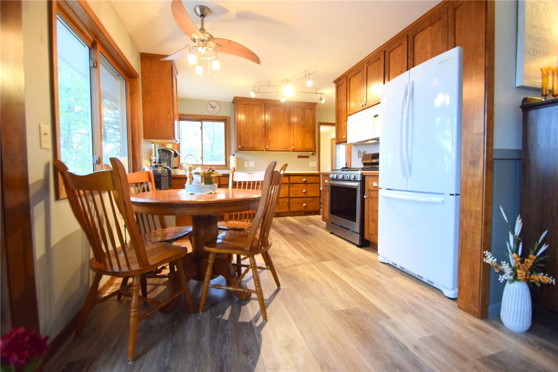 5273 State Road 70 Property Photo 8