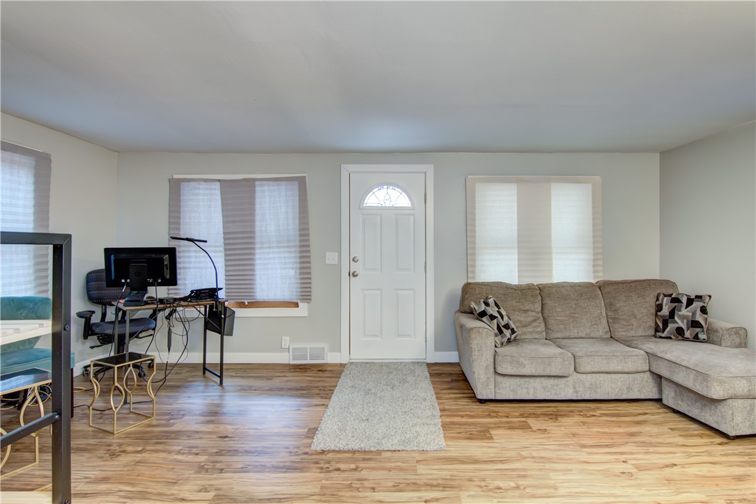 1512 Daniels Avenue Property Photo 2