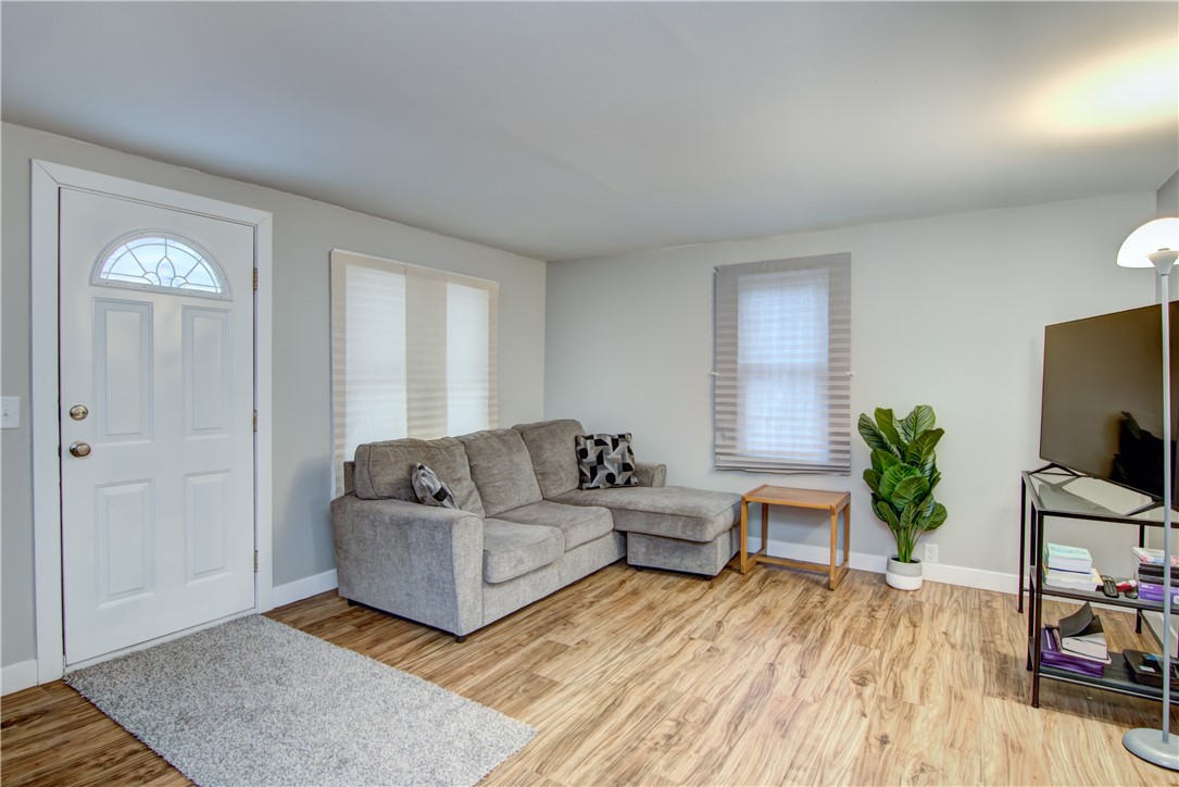 1512 Daniels Avenue Property Photo 3