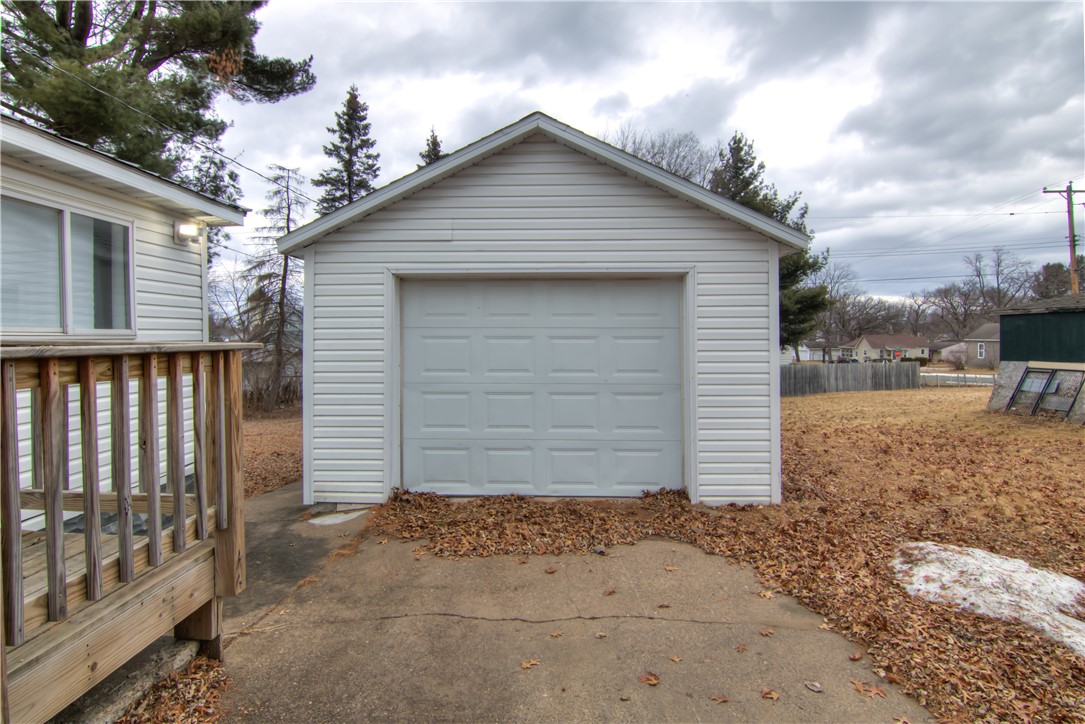 1512 Daniels Avenue Property Photo 27