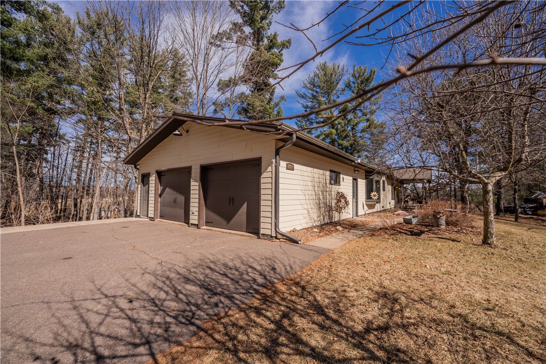 12096 102nd Avenue Property Photo 3