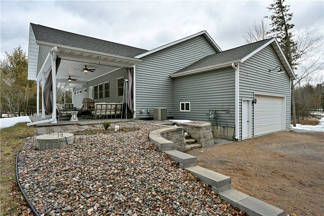 1860 13 1/4 Avenue Property Photo 11