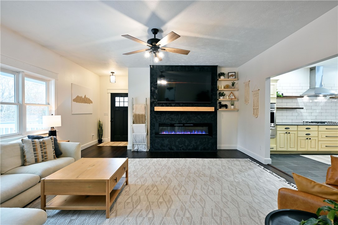 1860 13 1/4 Avenue Property Photo 16