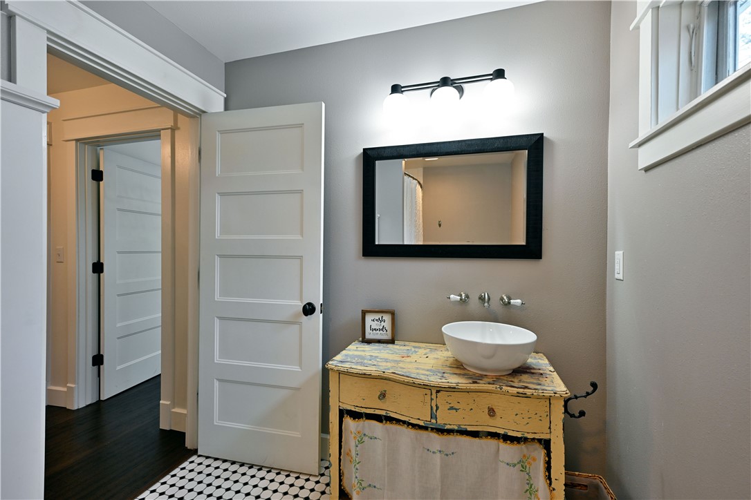 1860 13 1/4 Avenue Property Photo 30