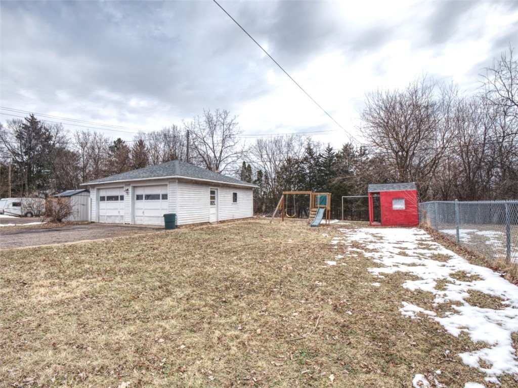 2737 3rd Street Property Photo 31