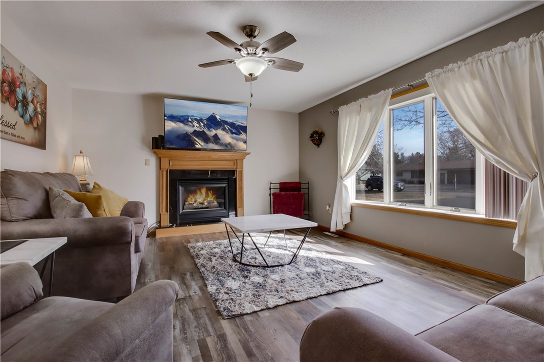 5568 166th Street Property Photo 3