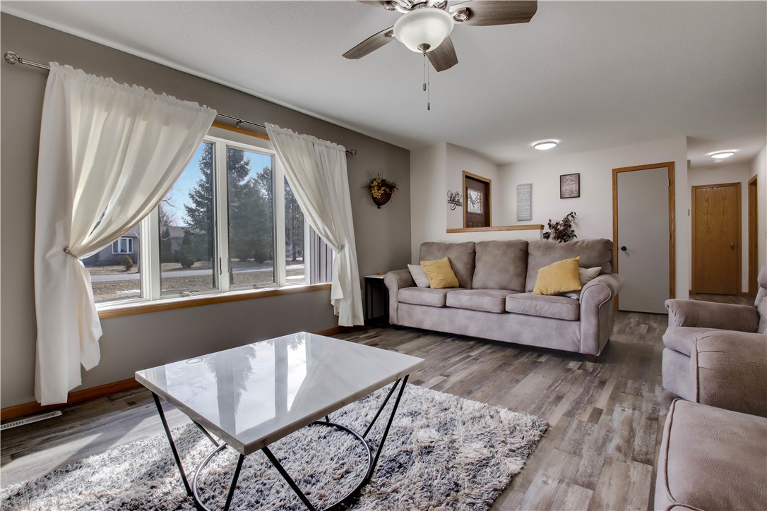 5568 166th Street Property Photo 5
