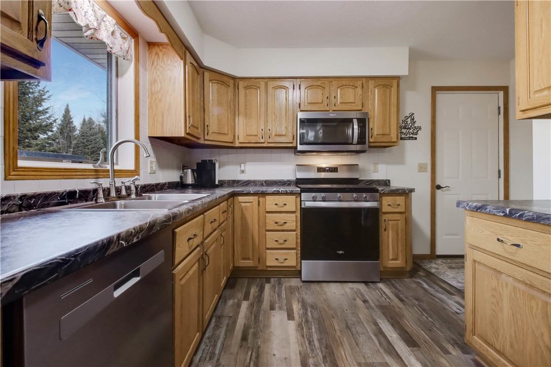 5568 166th Street Property Photo 7