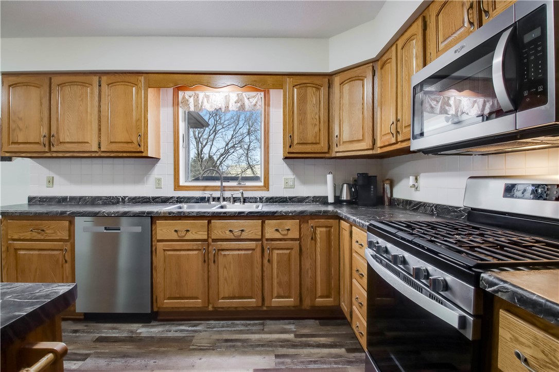 5568 166th Street Property Photo 8