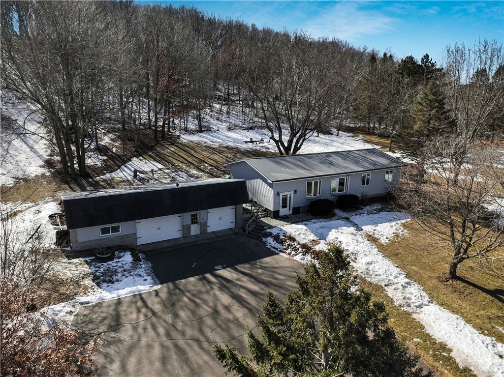 9910 County Highway Q Property Photo 3