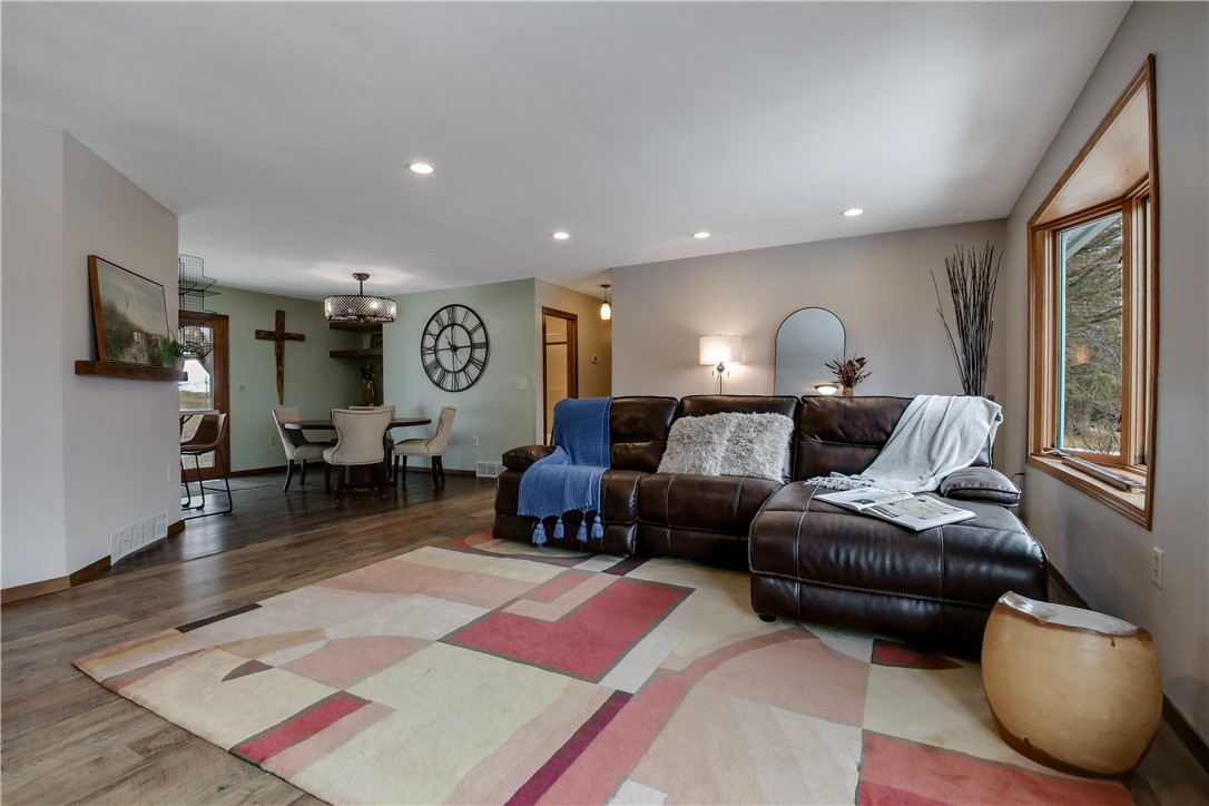 9910 County Highway Q Property Photo 10