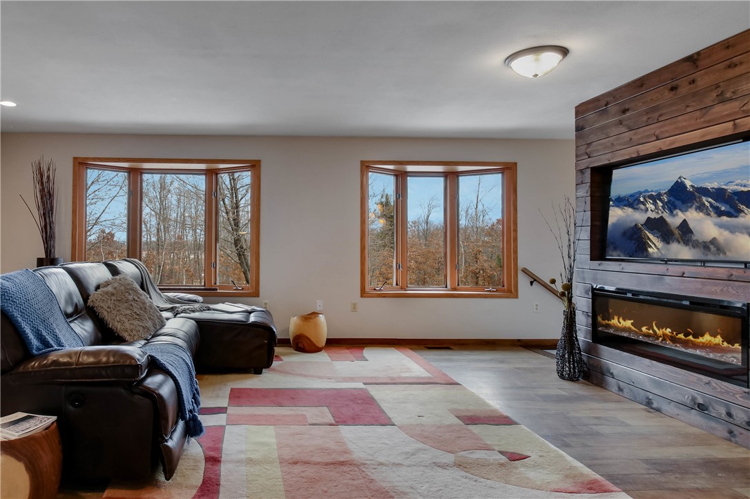 9910 County Highway Q Property Photo 12