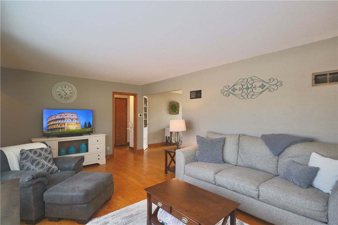 1625 Fairway Street Property Photo 9