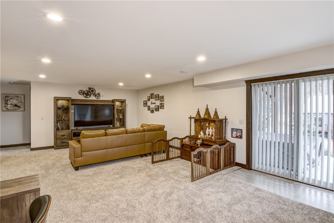2661 Highclere Drive Property Photo 24