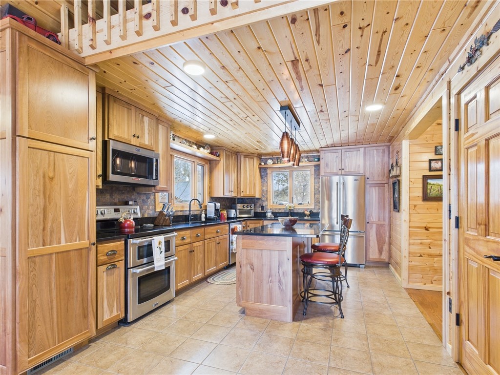 29625 Red Oak Dr Property Photo 3