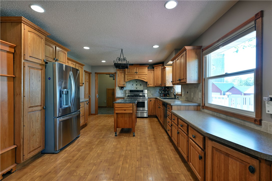 2451 25th Avenue Property Photo 10