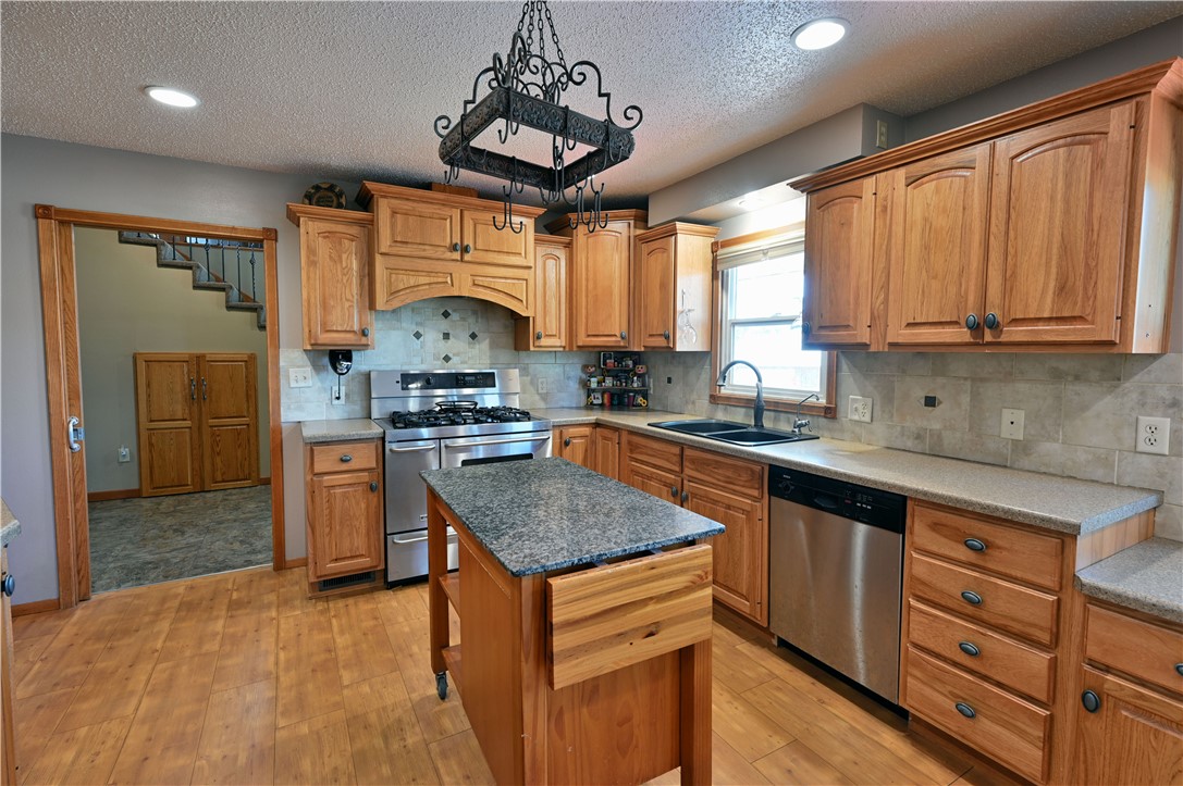 2451 25th Avenue Property Photo 11