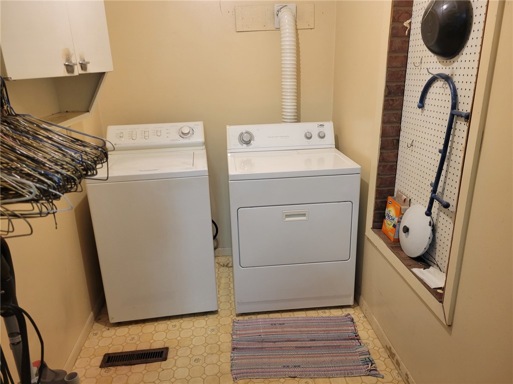 105 W Hazel Street Property Photo 17
