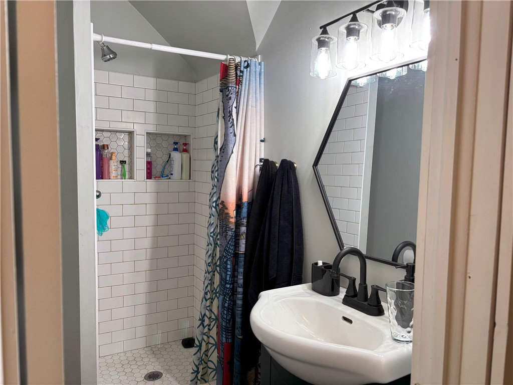 51 State Road 35 Property Photo 15