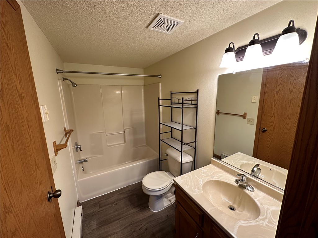 2912 Edgewood Drive 4 Property Photo 5