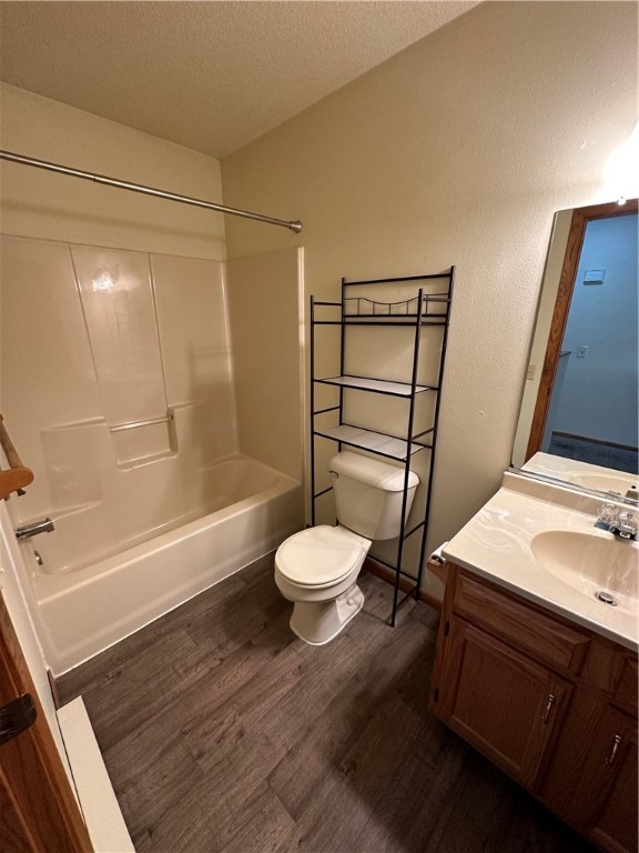 2912 Edgewood Drive 4 Property Photo 7