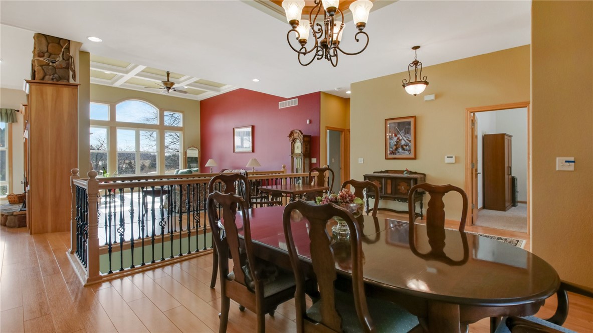218815 Greentree Road Property Photo 8