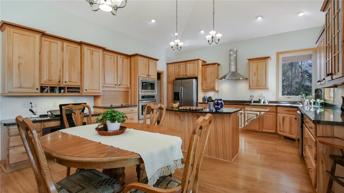 218815 Greentree Road Property Photo 12