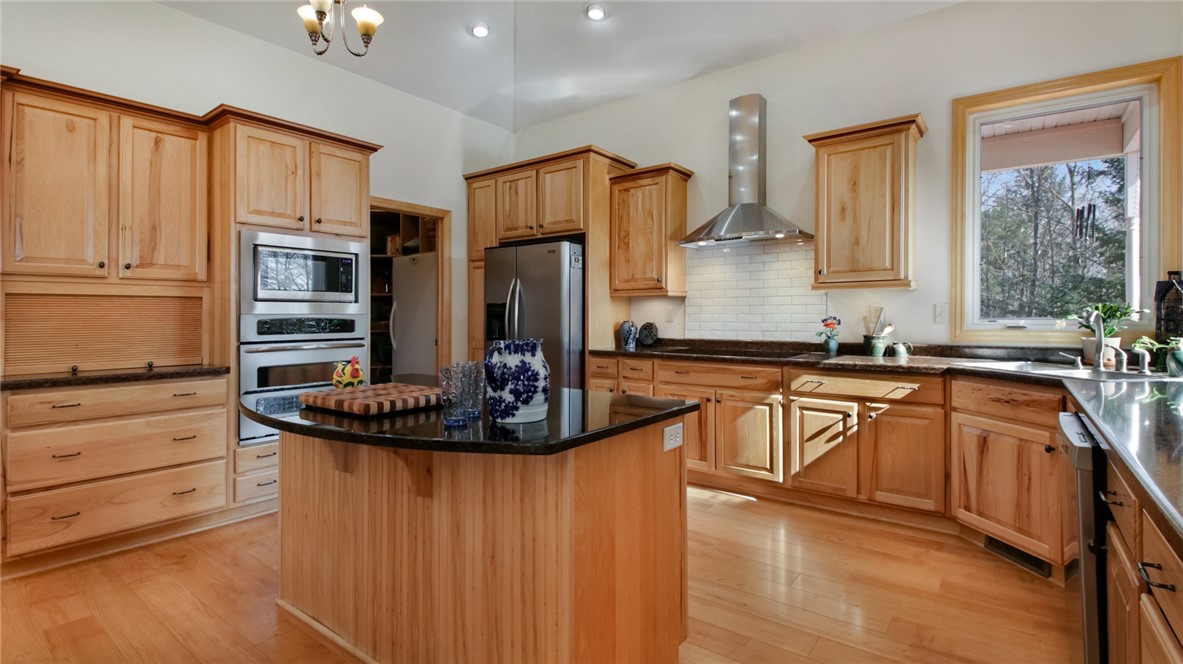 218815 Greentree Road Property Photo 18