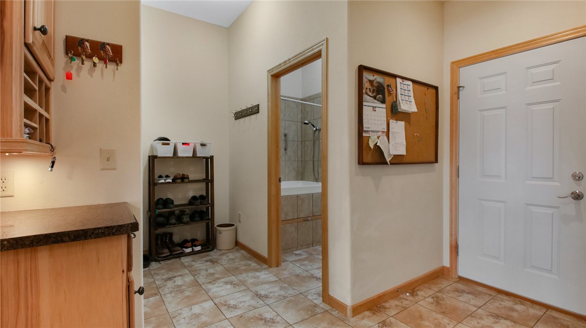 218815 Greentree Road Property Photo 28