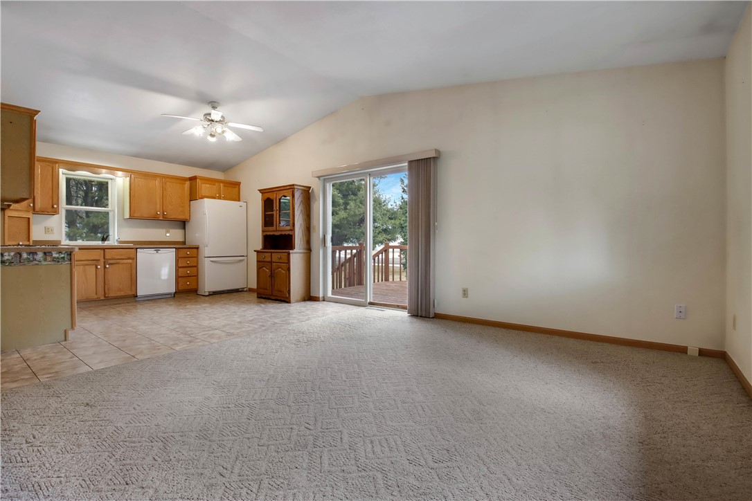 1302 W Stout Street Property Photo 10