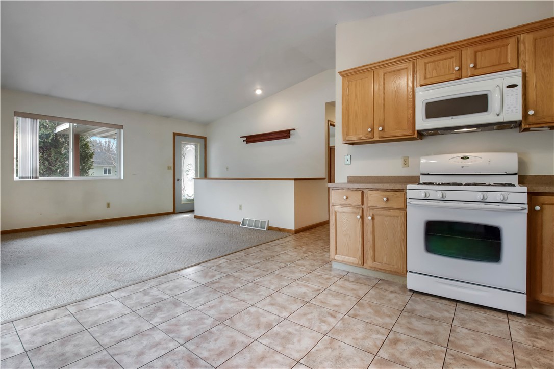 1302 W Stout Street Property Photo 13