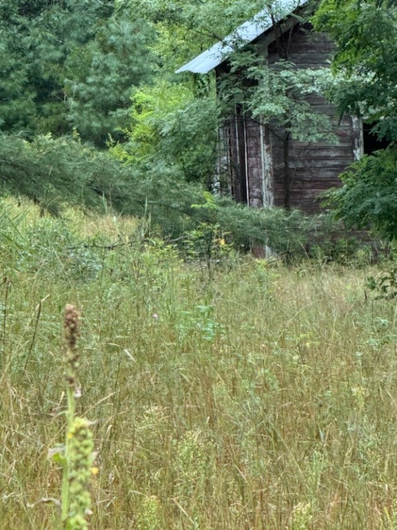 24051 Airport Road Property Photo 3