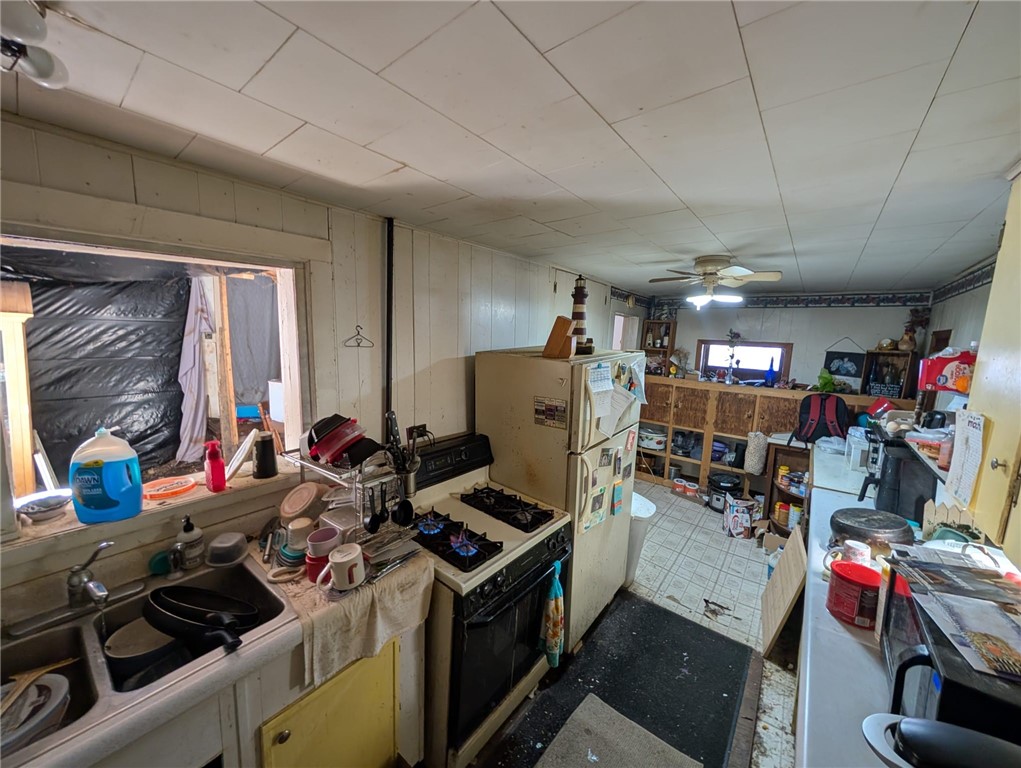 914 3rd Avenue E Property Photo 2