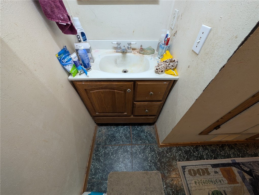 914 3rd Avenue E Property Photo 18