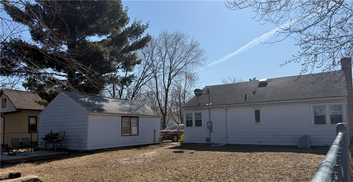 1528 Lynn Avenue Property Photo 2