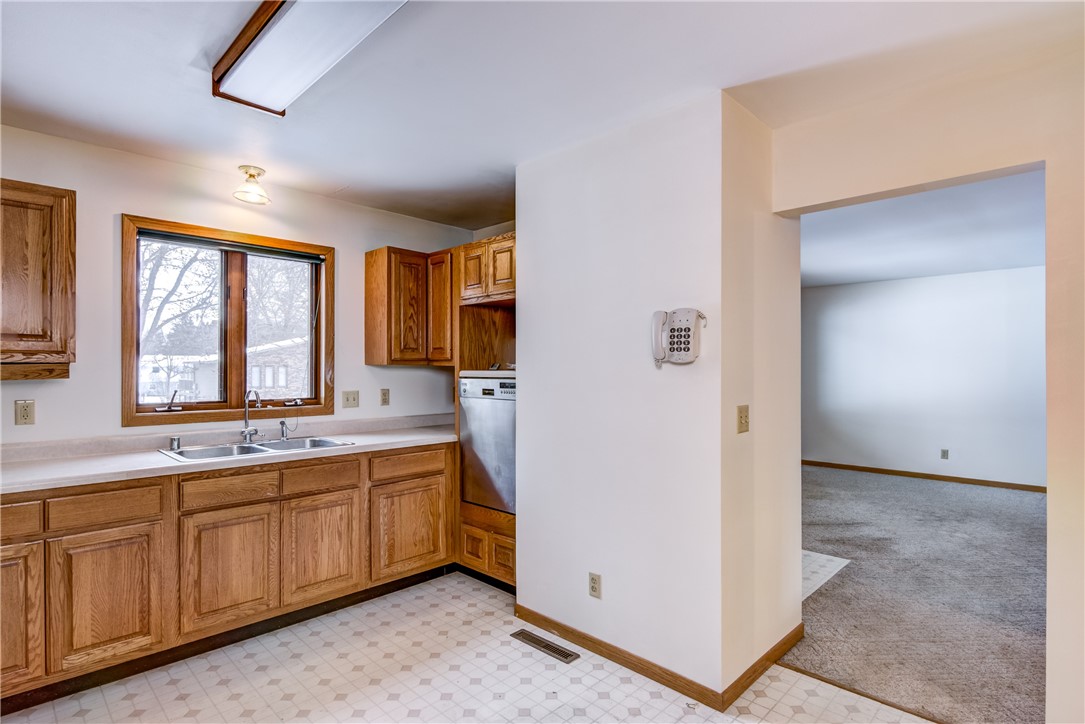 2125 Frank Street Property Photo 5