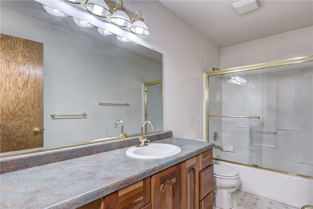 2125 Frank Street Property Photo 10