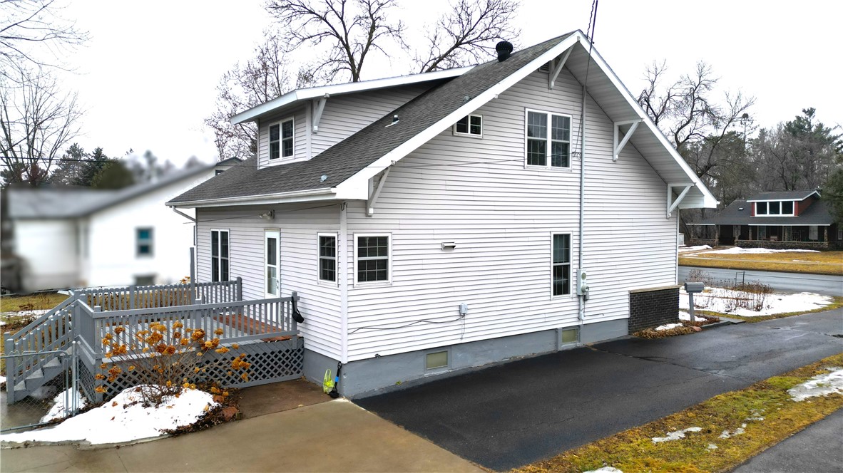 410 Menasha Avenue E Property Photo 5