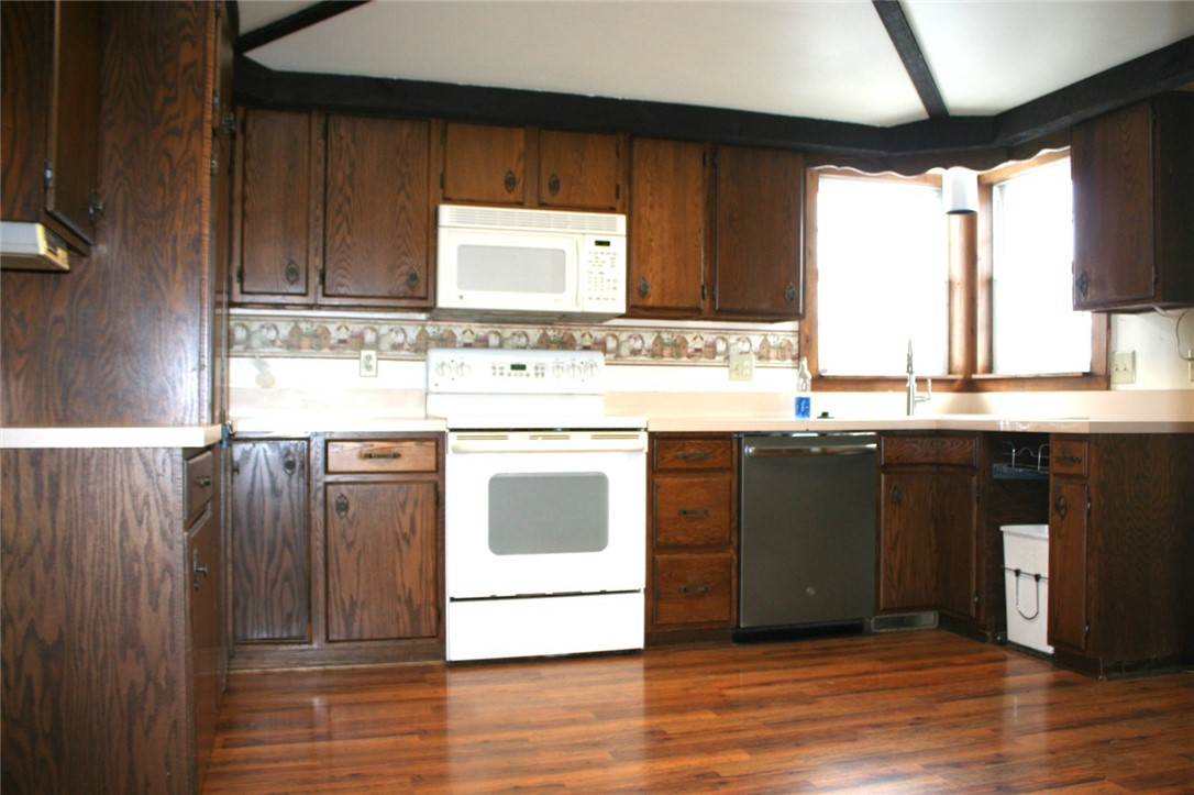 410 Menasha Avenue E Property Photo 9