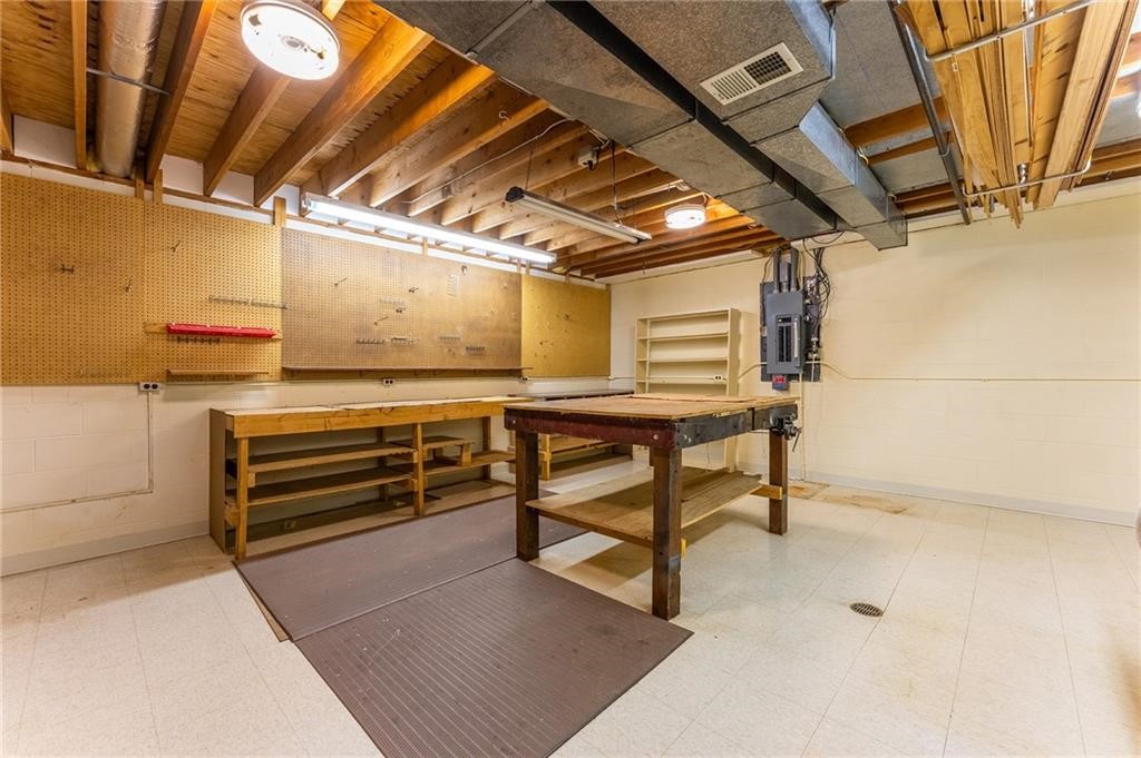 614 Westwood Drive Property Photo 29