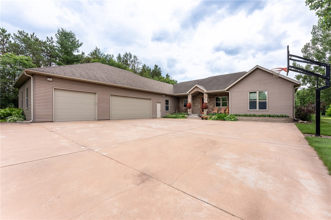 8201 Nine Mile Creek Road Property Photo 2
