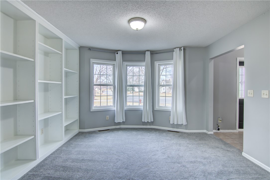 1027 Willow Green Circle Property Photo 4