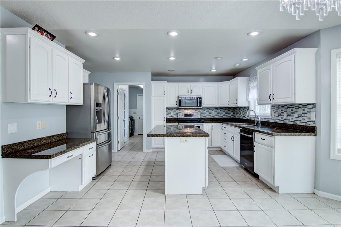 1027 Willow Green Circle Property Photo 14