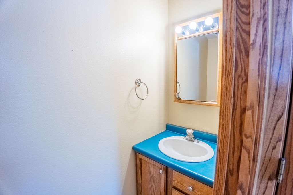 315 Royal Crest Drive Property Photo 13